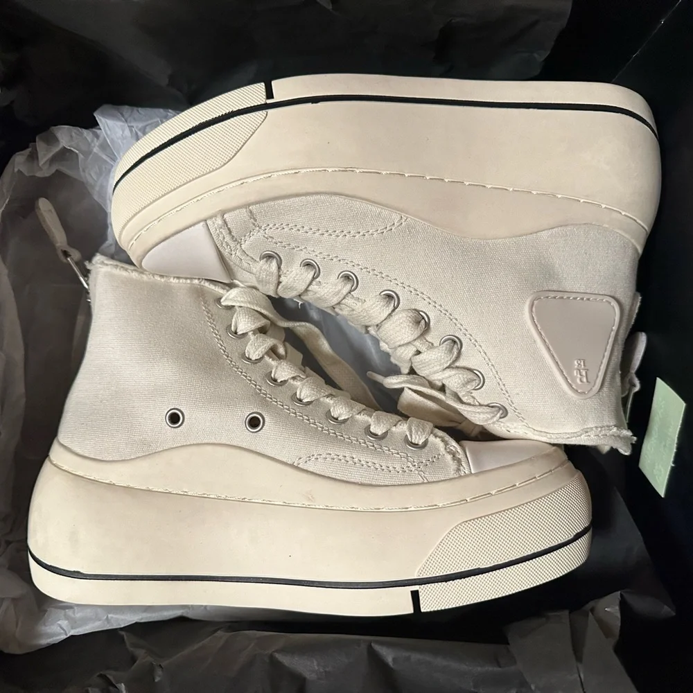 R13 high top
